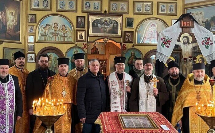 Громада ПЦУ у храмі Святої Трійці у Биківні. Фото: ПЦУ, сайт