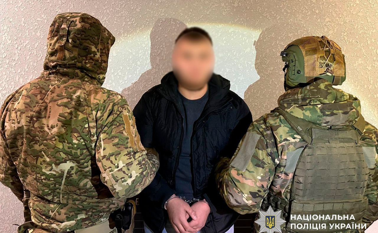 затримання одного з учасників банди. Фото: Нацполіція