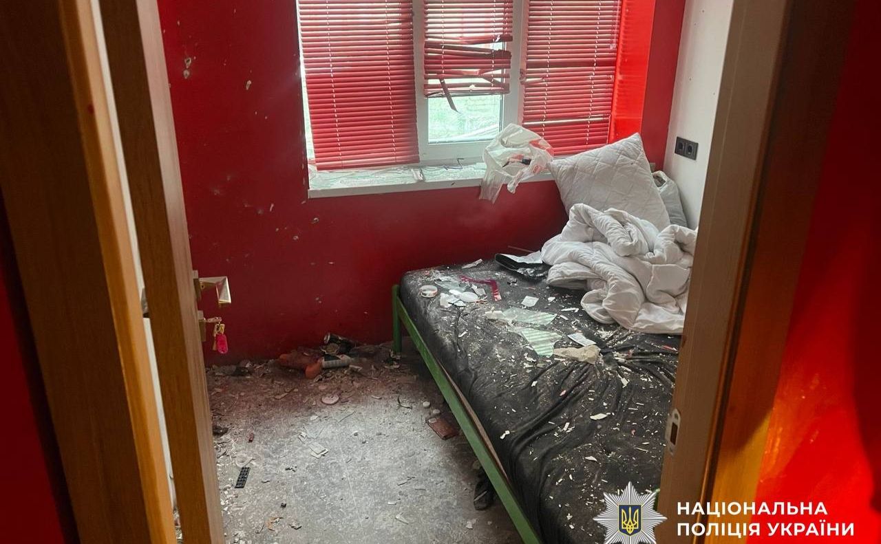 до чого призвів вибух у хостелі. Фото: Нацполіція