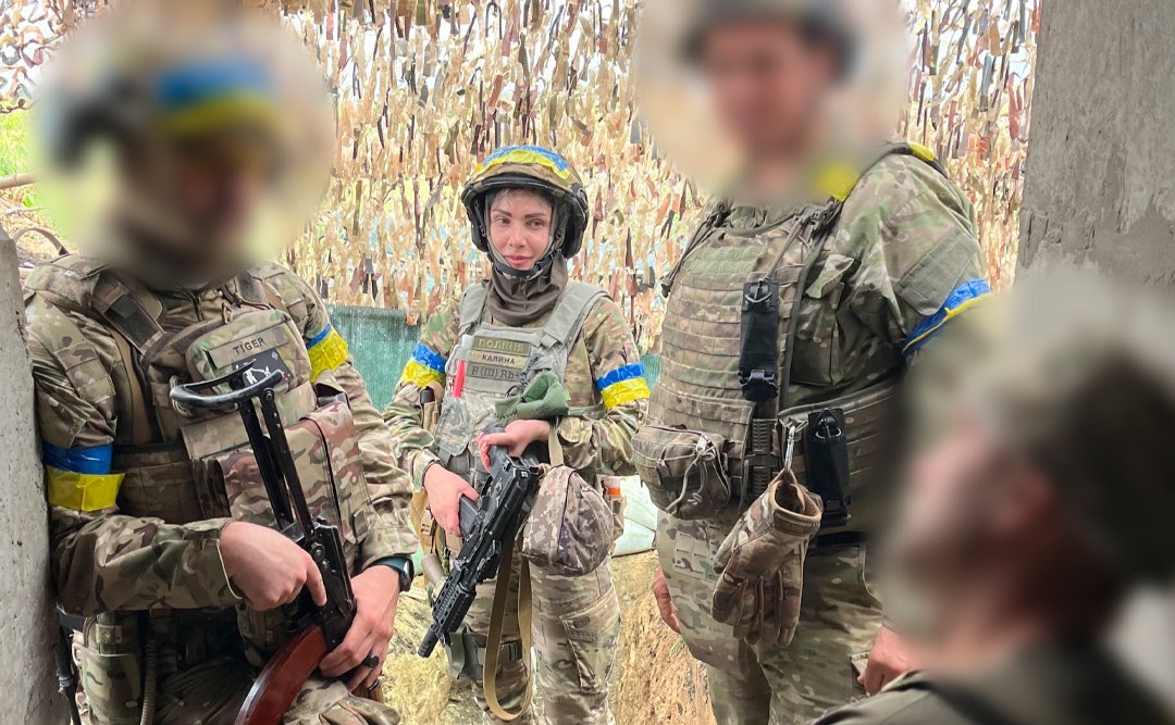 Юлія виїжджає на місця ворожих обстрілів. Фото: поліція