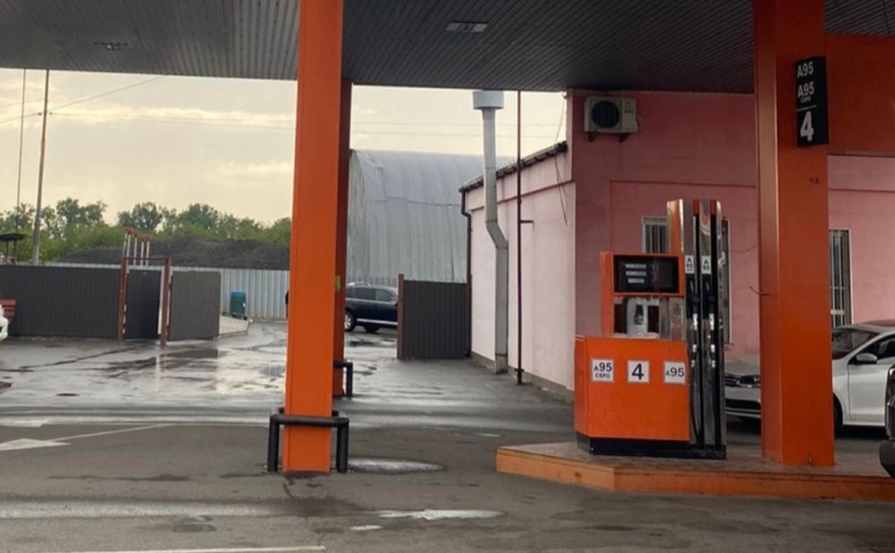 АЗС працювали без необхідних документів. Фото: Київської обласної прокуратури