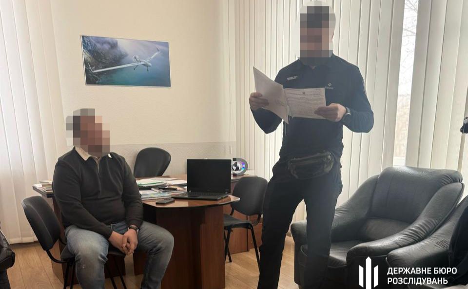Затримання фігуранта. Фото: ДБР