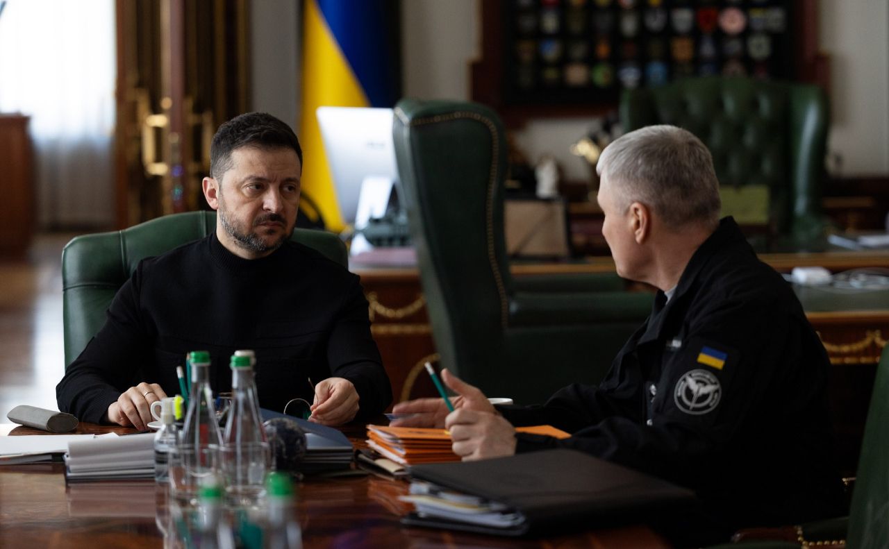 Глава держави заслухав доповідь керівника ГУР. Фото: Офіс Президента