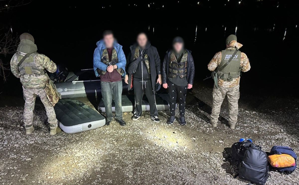 На порушників склали адмінпротоколи. ФОТО: ДПСУ