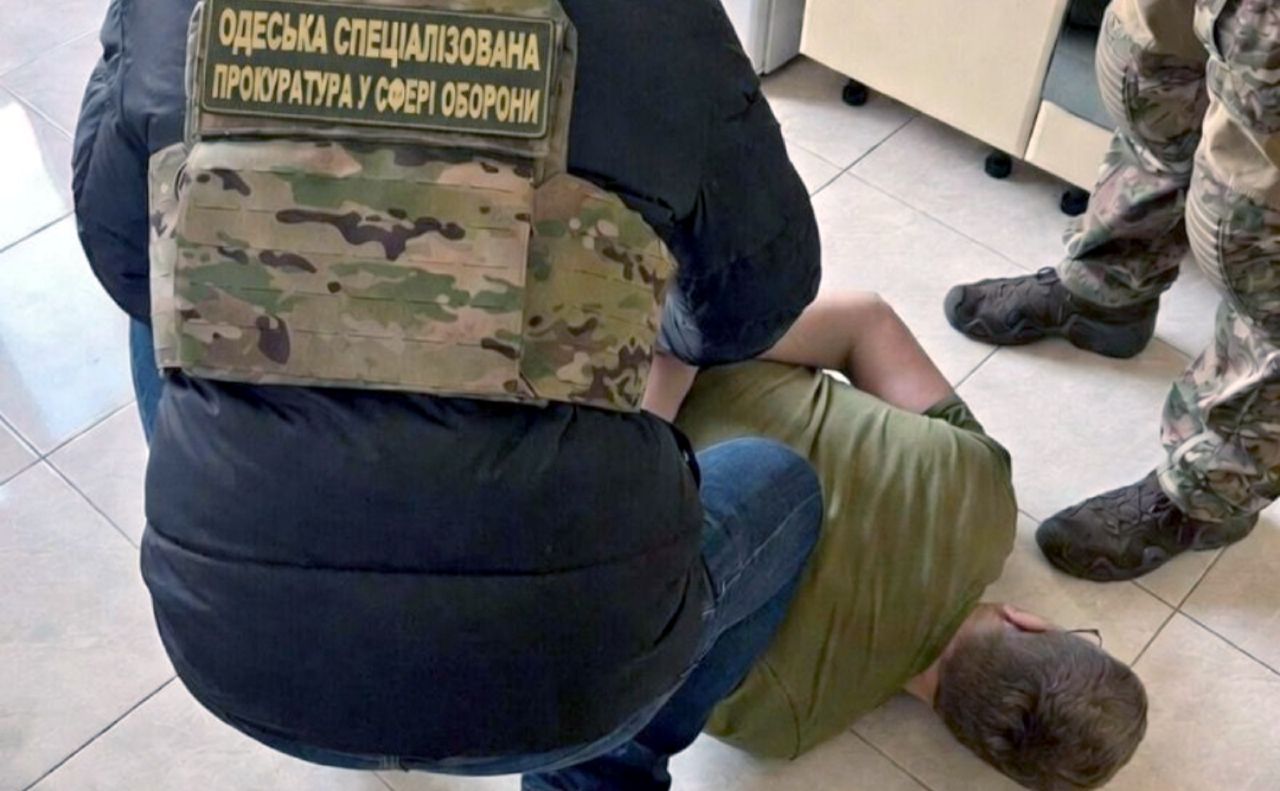 Військовослужбовцю повідомили про підозру. Фото: Спеціалізована прокуратура у сфері оборони Південного регіону