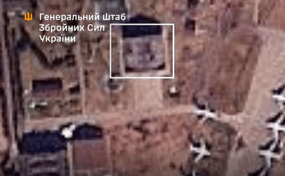 Генштаб ЗСУ показав супутниковий знімок ураженого заводу на Новогородщині (рф). Фото: Генштаб ЗСУ