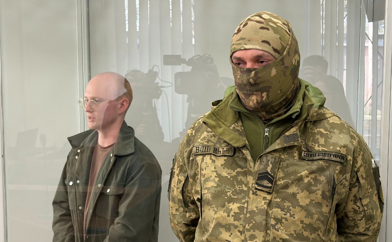Підозрюваний під час обрання запобіжного заходу у Соломʼянському суді Києва. Суспільне Новини/Ліля Гончарук