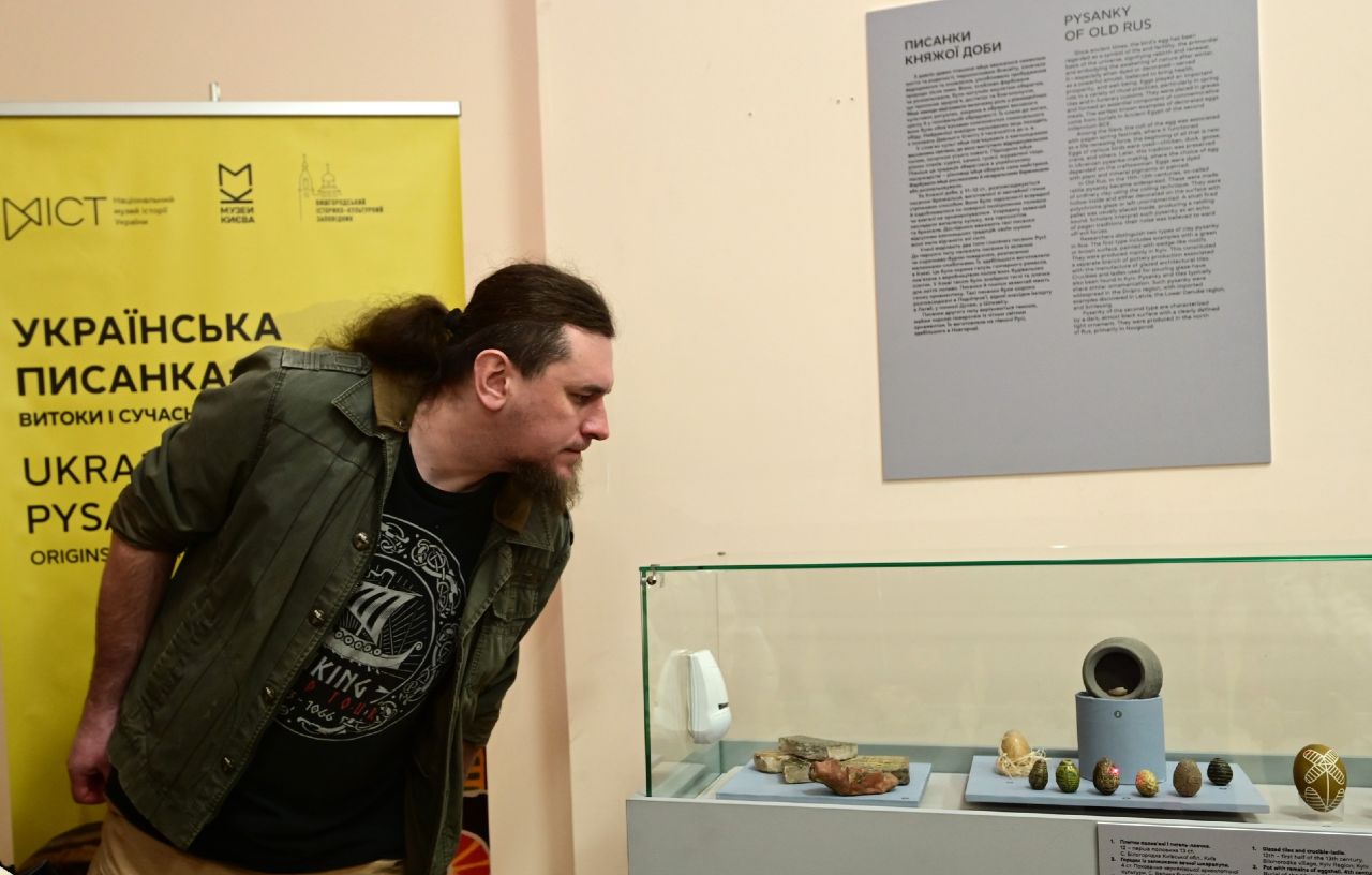 Відвідувачі мають змогу побачити експонати від 11-12 століття. Фото: Вікторія Сідорова