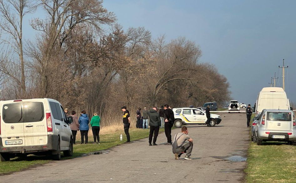 На місці загибелі людей від дрона 1 квітня. Фото: Суспільне Черкаси