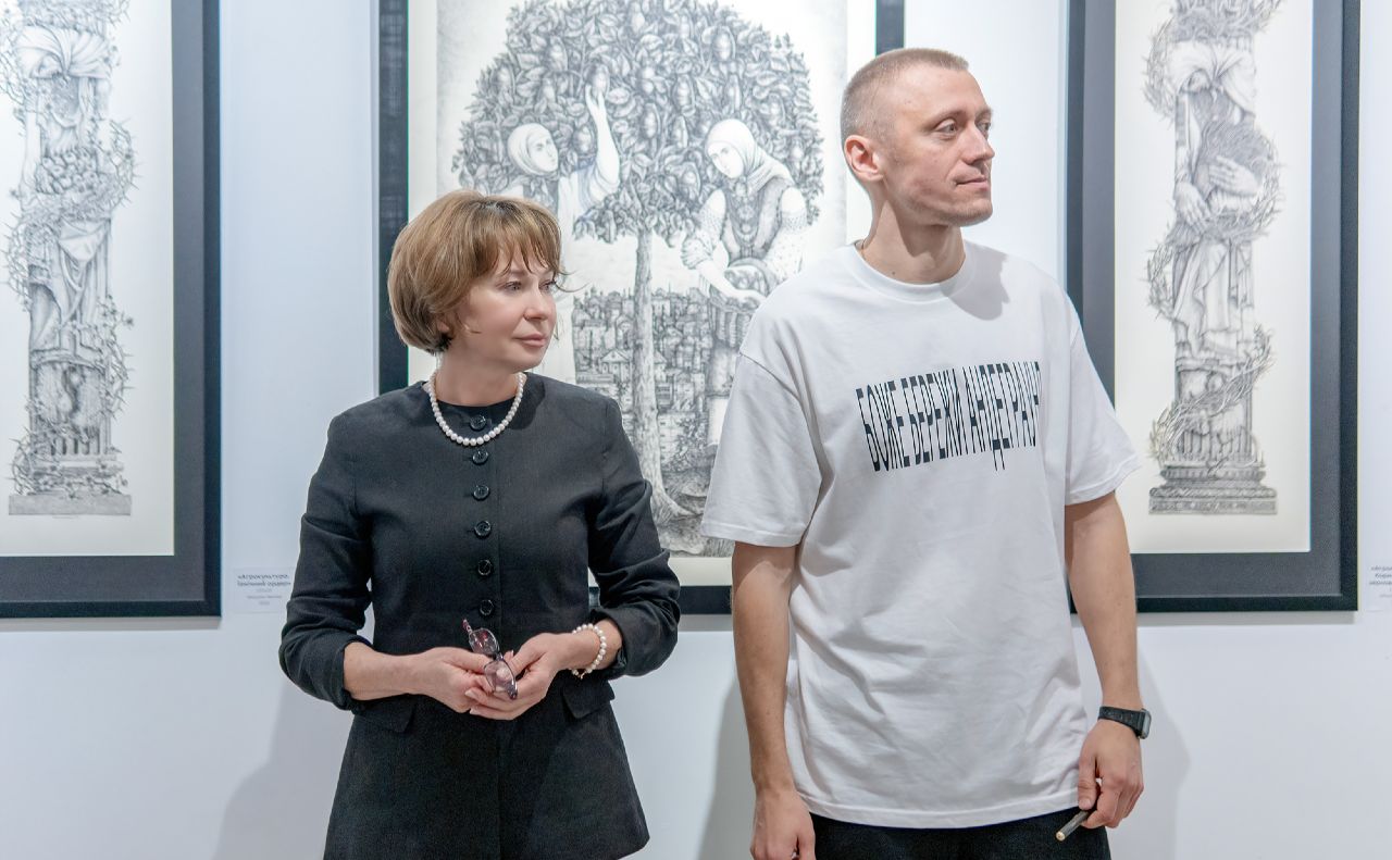 Дмитро Кришовський та співзасновниця галереї «Білий світ» Тамара Янович. Фото: Сергій Мазураш для White World/ Facebook