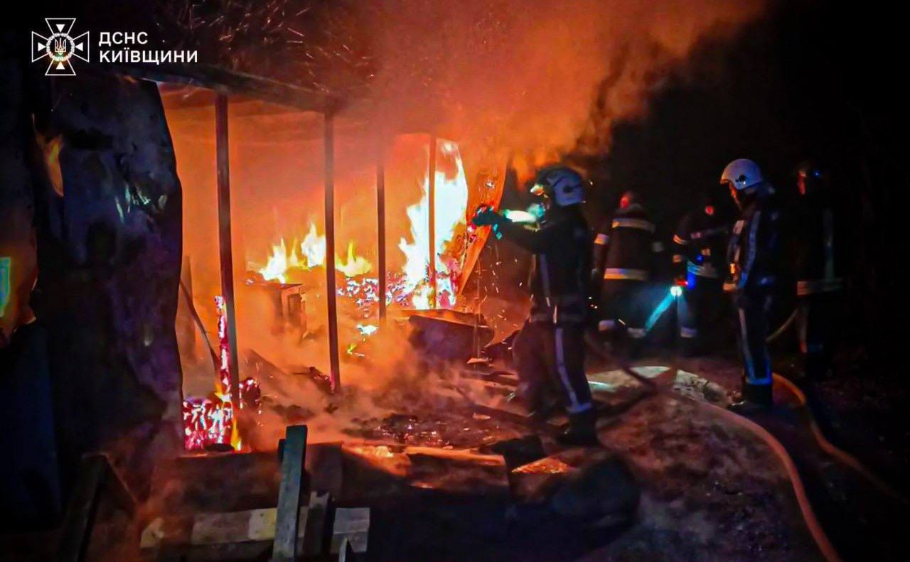 Вагончик вигорів вщент. Фото: ГУ ДСНС у Київській області