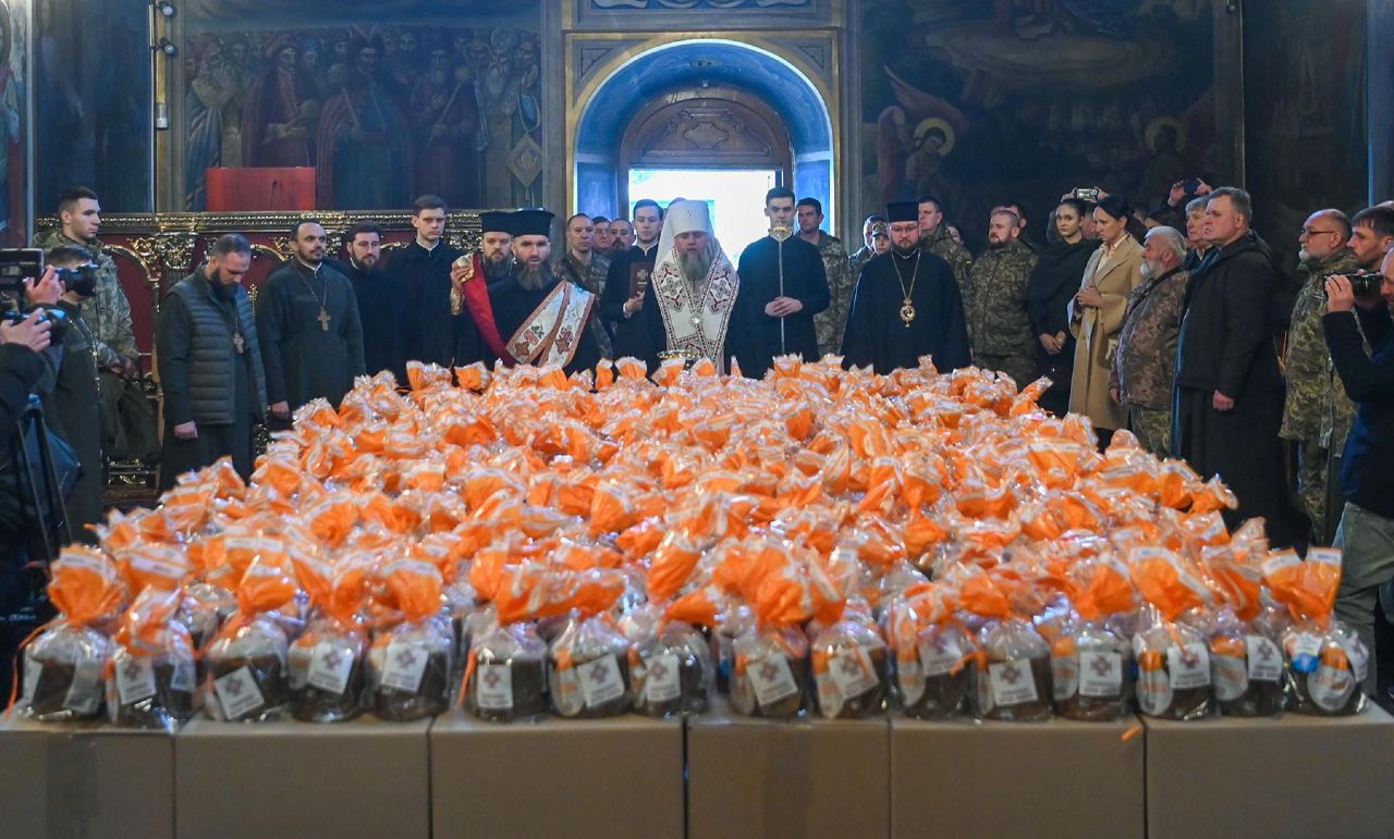 Великодні подарунки військовим. Фото: ПЦУ