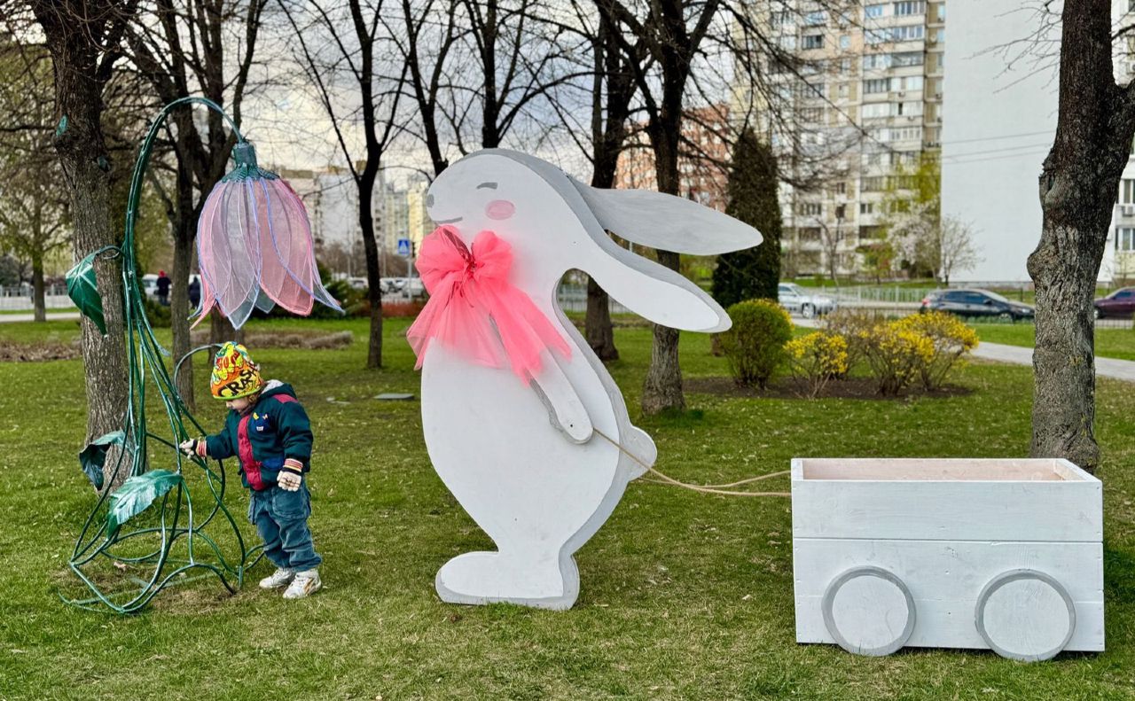 Фотозона до свята на Дарниці. Фото: Дарницька РДА