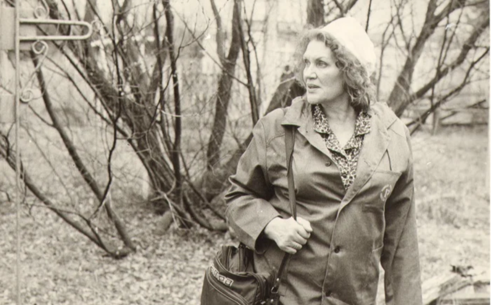 Ліна Костенко у Чорнобильській зоні. Фото з відкритих джерел