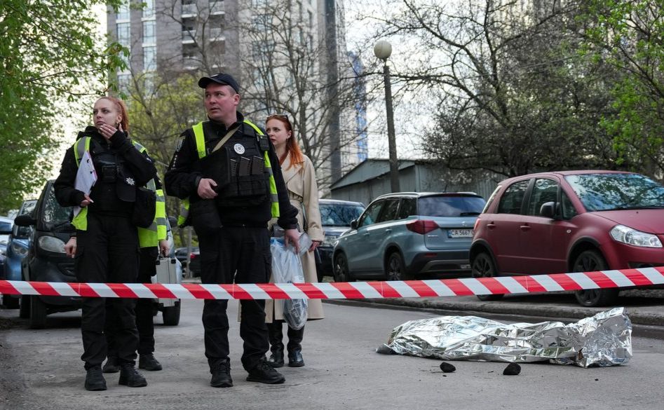 Поліція на місці стрілянини. Фото: Суспільне Новини/Іван Антипенко
