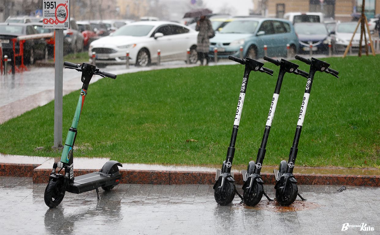 Вдень місцями йтиме невеликий дощ. Фото: Борис Корпусенко