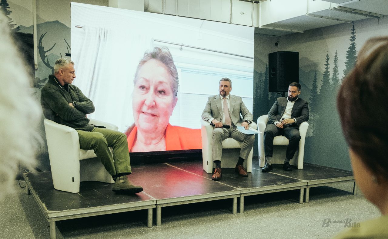 Під час прямого зв’язку з Гунн-Маріт Гельгесен — Президенткою Конгресу місцевих та регіональних влад Ради Європи Фото: Максим Сосюра