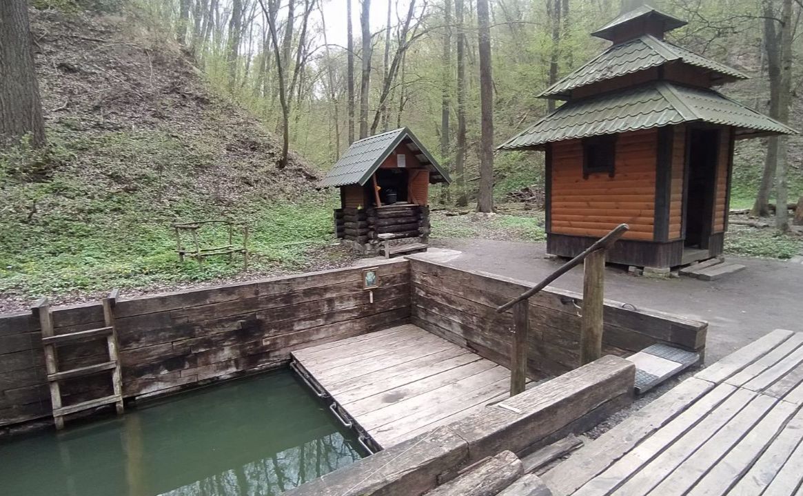 Біля джерела. Фото: НПП Голосіївський