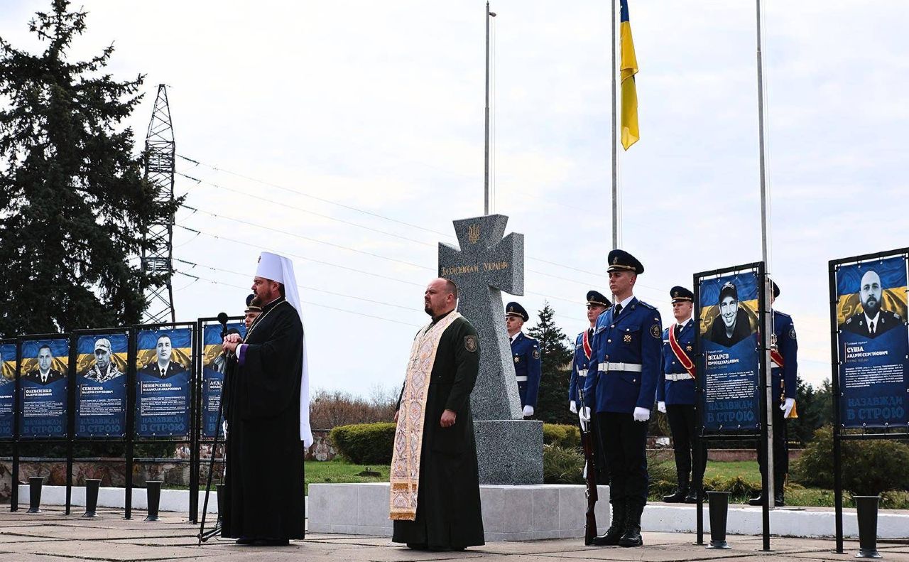 На місці встановили Козацький хрест. Фото: фейсбук Олександра Півненка