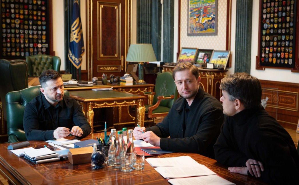 Представники команди доповіли про свою роботу президенту. Фото: president.gov.ua