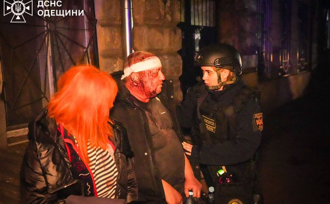 Постраждалим надають допомогу. Фото: ДСНС Одеської області