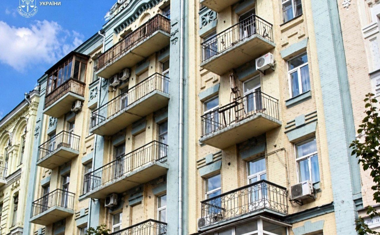У цьому будинку витребували приміщення на користь територіальної громади. Фото: прокуратура Києва