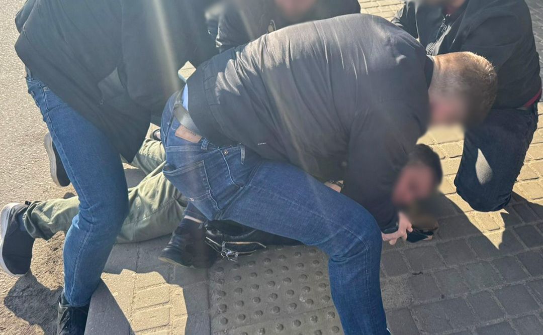 Ділка затримали «на гарячому». Фото: Нацполіція