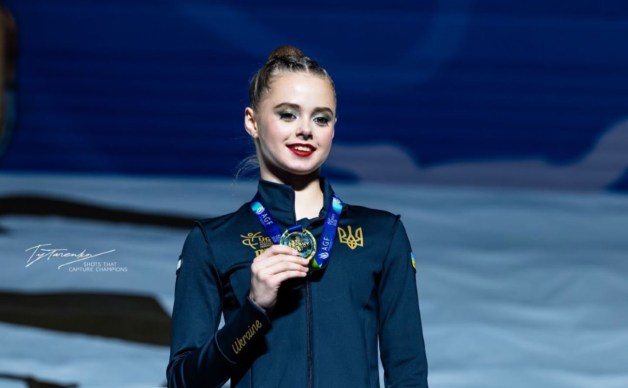 Таїсія Онофрійчук на п’єдесталі із золотою медаллю. Фото ілюстративне: Офіційна сторінка Федерації художньої гімнастики України