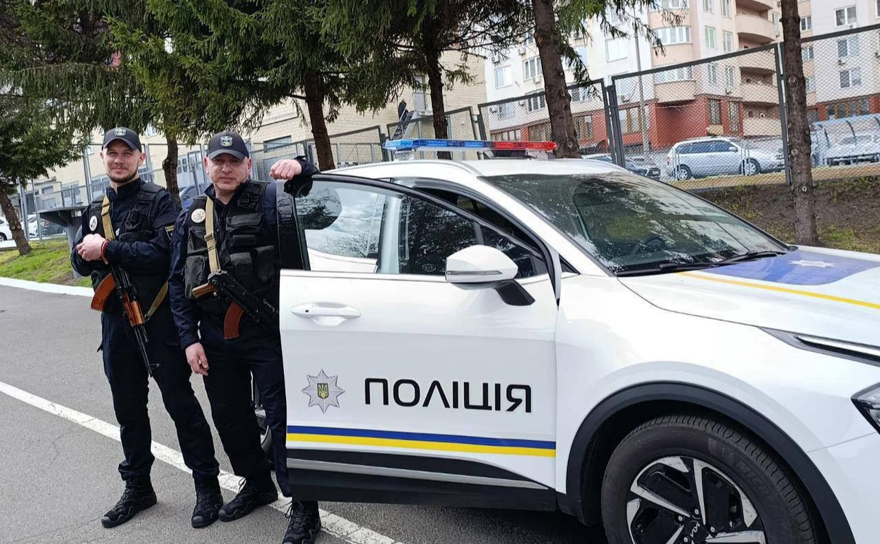 Вадим Кабанець та Віталій Хацьопа на робочому місці. Фото: Нацполіція