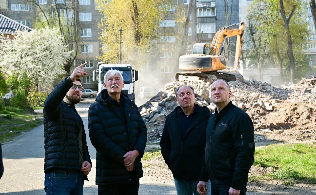 Місто поетапно закриває потреби у відновленні житлового фонду, що постраждав від ворожих атак. Фото: КМДА