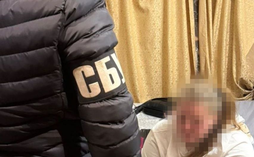 Затримана жінка, яка готувала підтрив адмінбудинку. Фото: СБУ