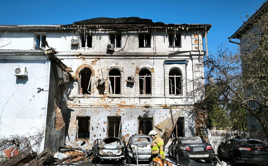 Наслідки російського удару по Чернігову. Фото: Нацполіція