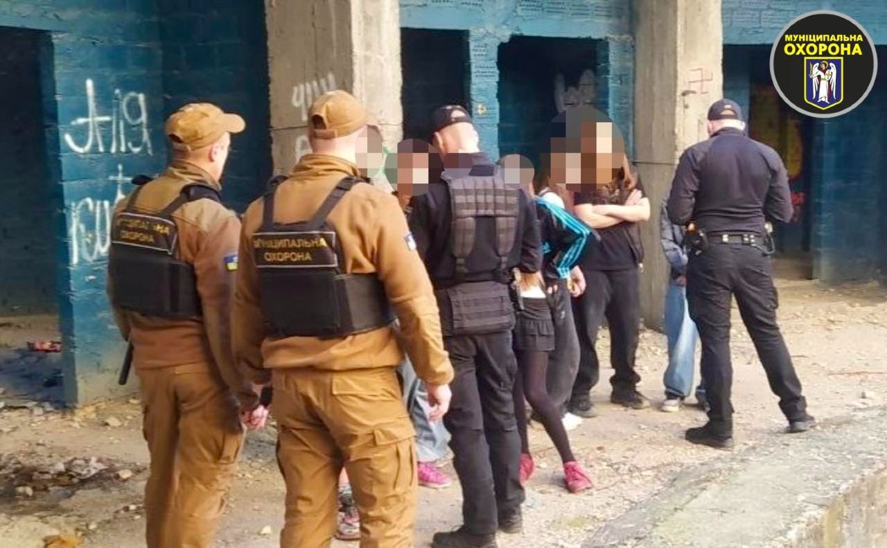 Дітей помітили та викликали правоохоронців. Фото: КО «Муніципальна охорона»