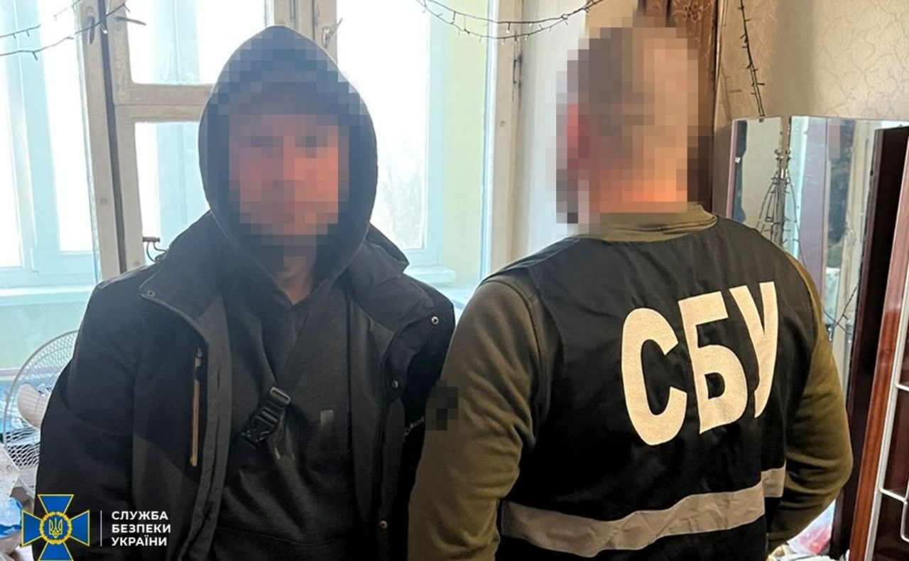 СБУ в час затримання «блогерів», які поширювали дані про Сили оборони. Фото: СБУ