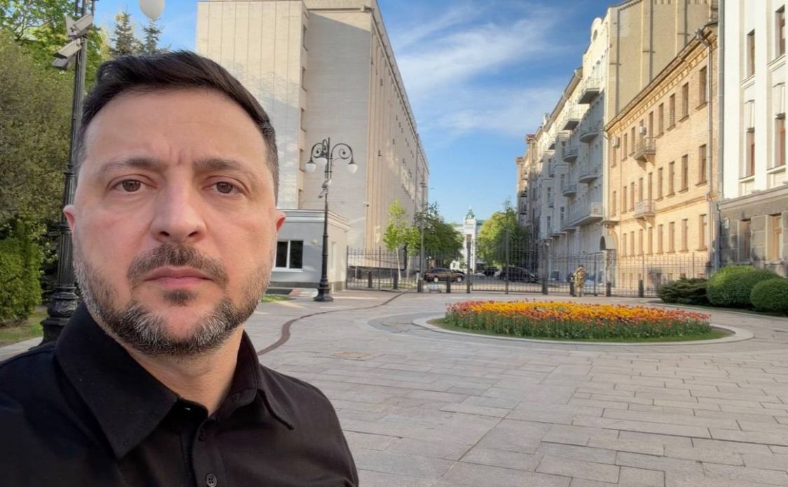 Зеленський не радить іноземним делегаціям їхати на парад у Москву