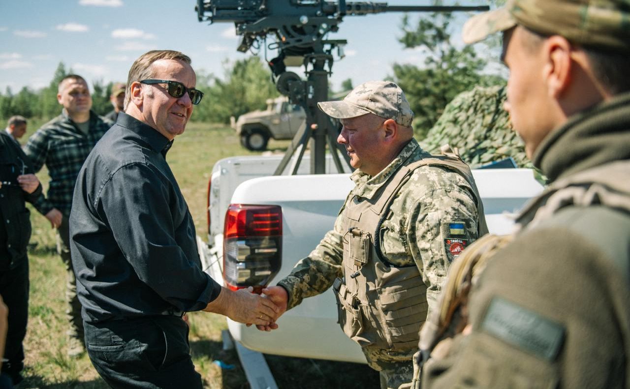 міністр оборони Німеччини Борис Пісторіус на позиціях мобільних вогневих груп ППО. Фото: МОУ, телеграм