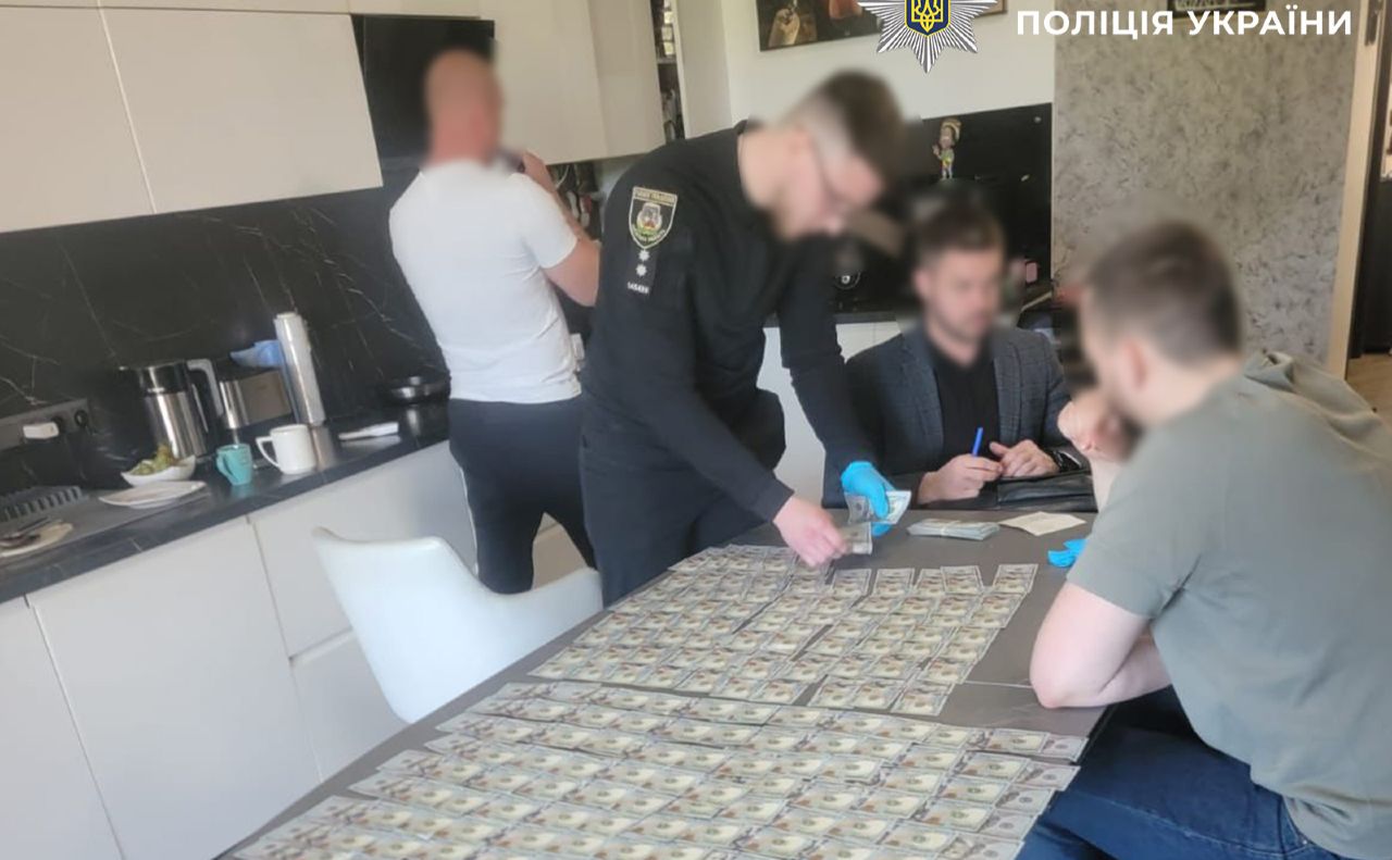 Поліцейські провели 11 обшуків на території Київської області, Києва та Миколаєва. Фото: поліція Київщини