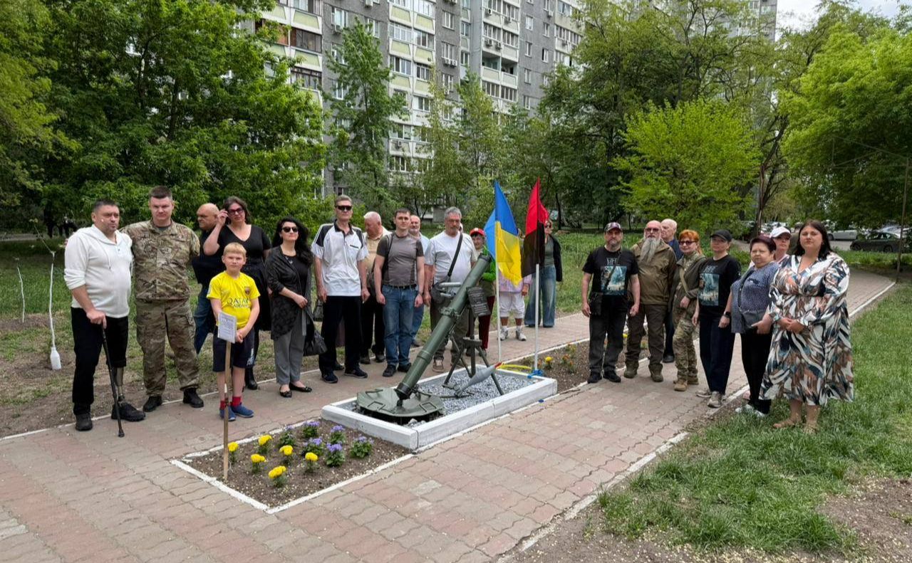 Надалі ініціатори проєкту планують продовжити облаштування скверу. Фото: ТГ Артема Скрипника
