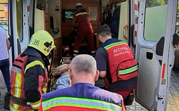 Постраждалого шпиталізували з важкими травмами. Фото: ДСНС