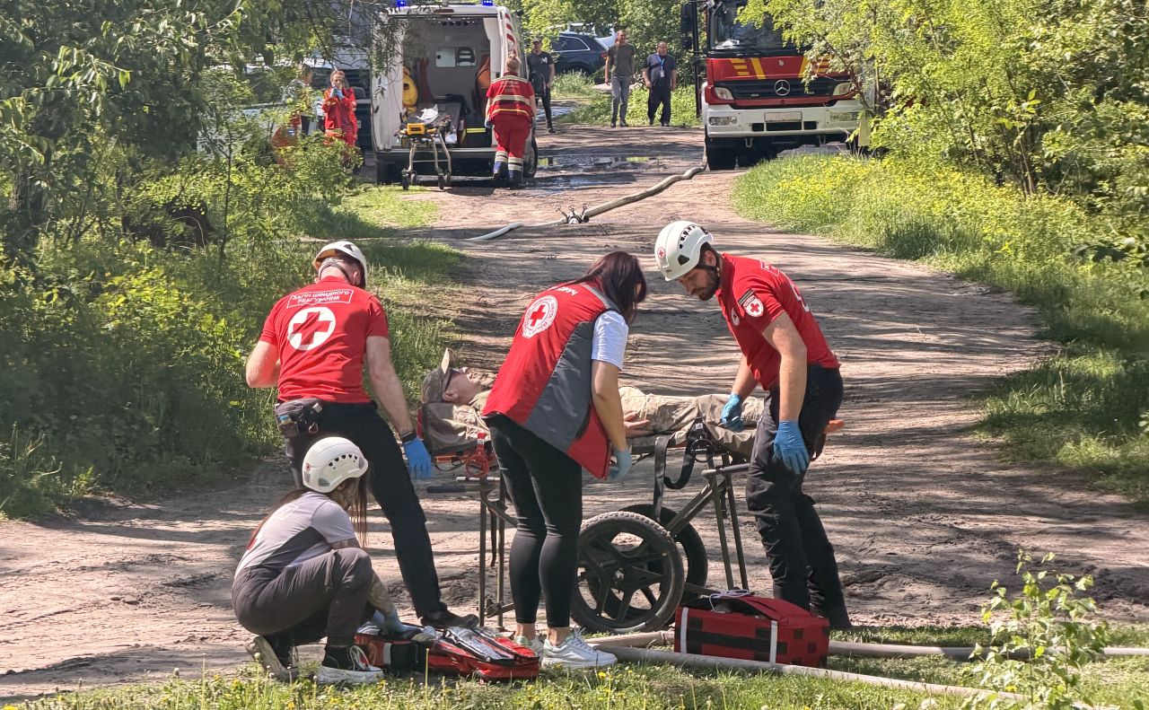 Під час навчань з надання допомоги потерпілим на пожежі. Фото: КМДА