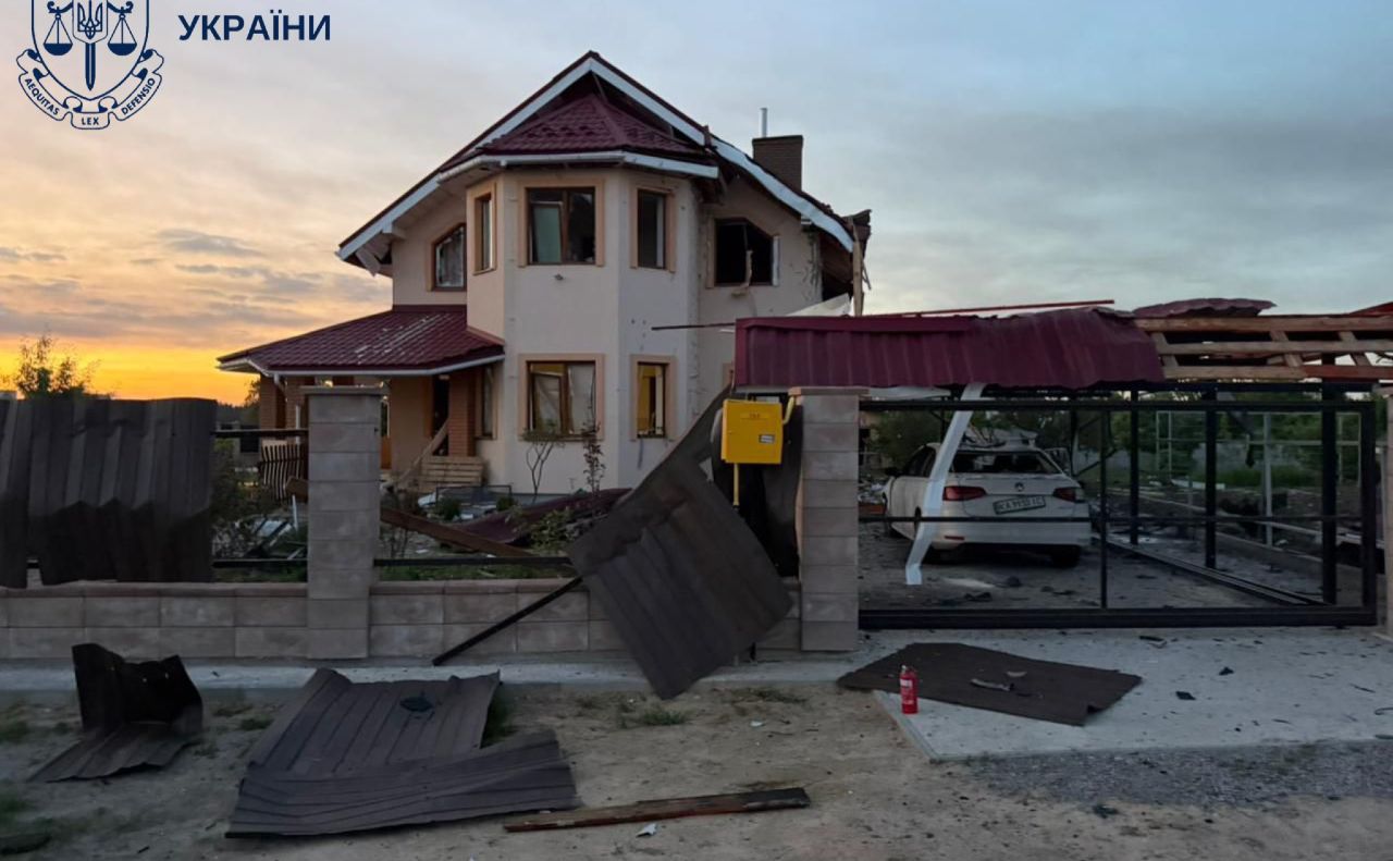 Наслідки обстрілу Київщини. Фото: Київська обласна прокуратура