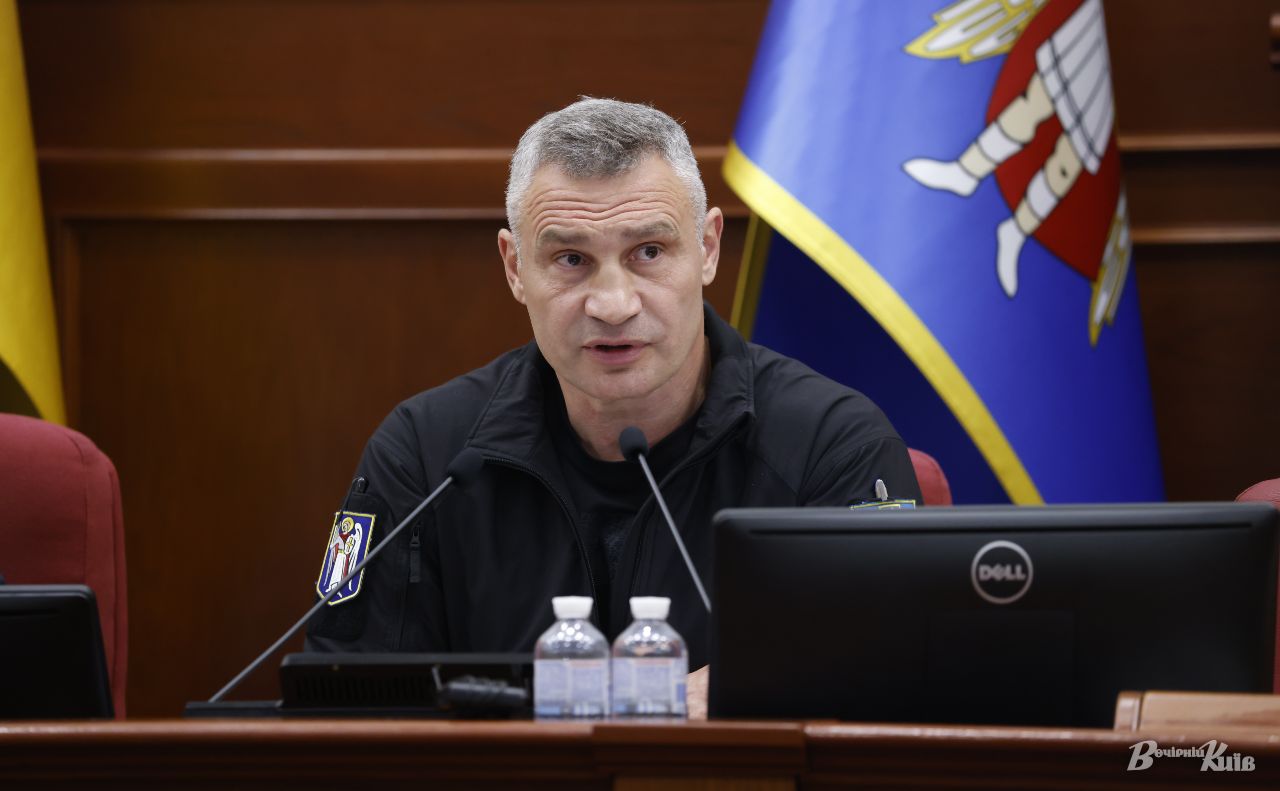 Віталій Кличко відкрив засідання Київради. Фото: Борис Корпусенко