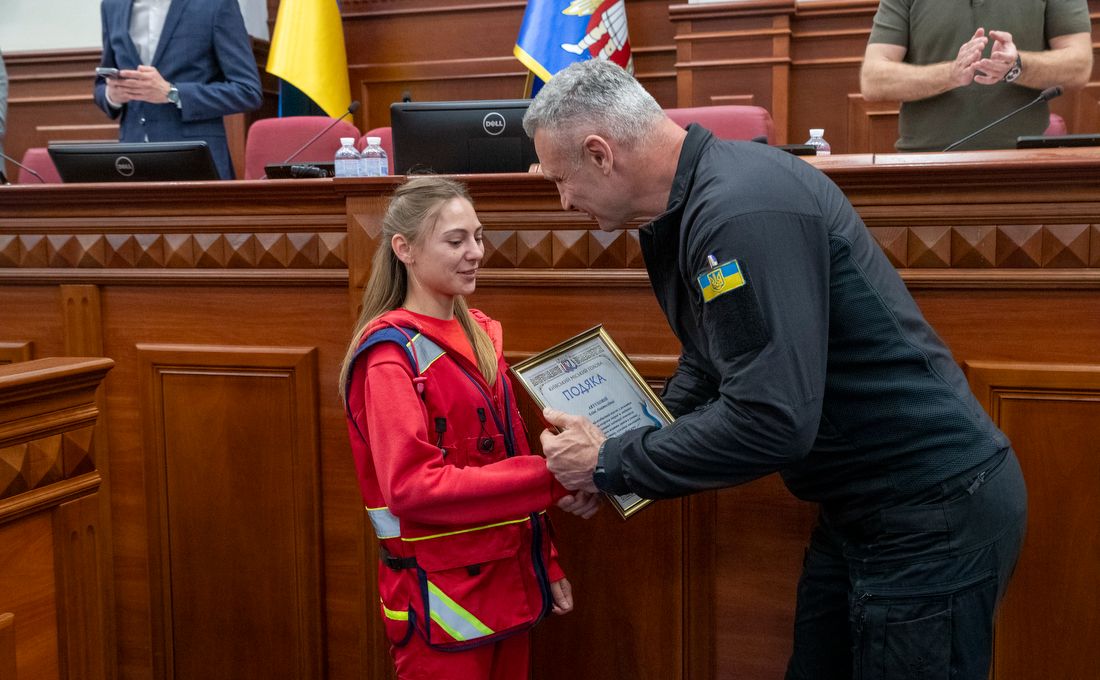 Мер Києва подякував кожному медику. Фото: пресслужба Кличка