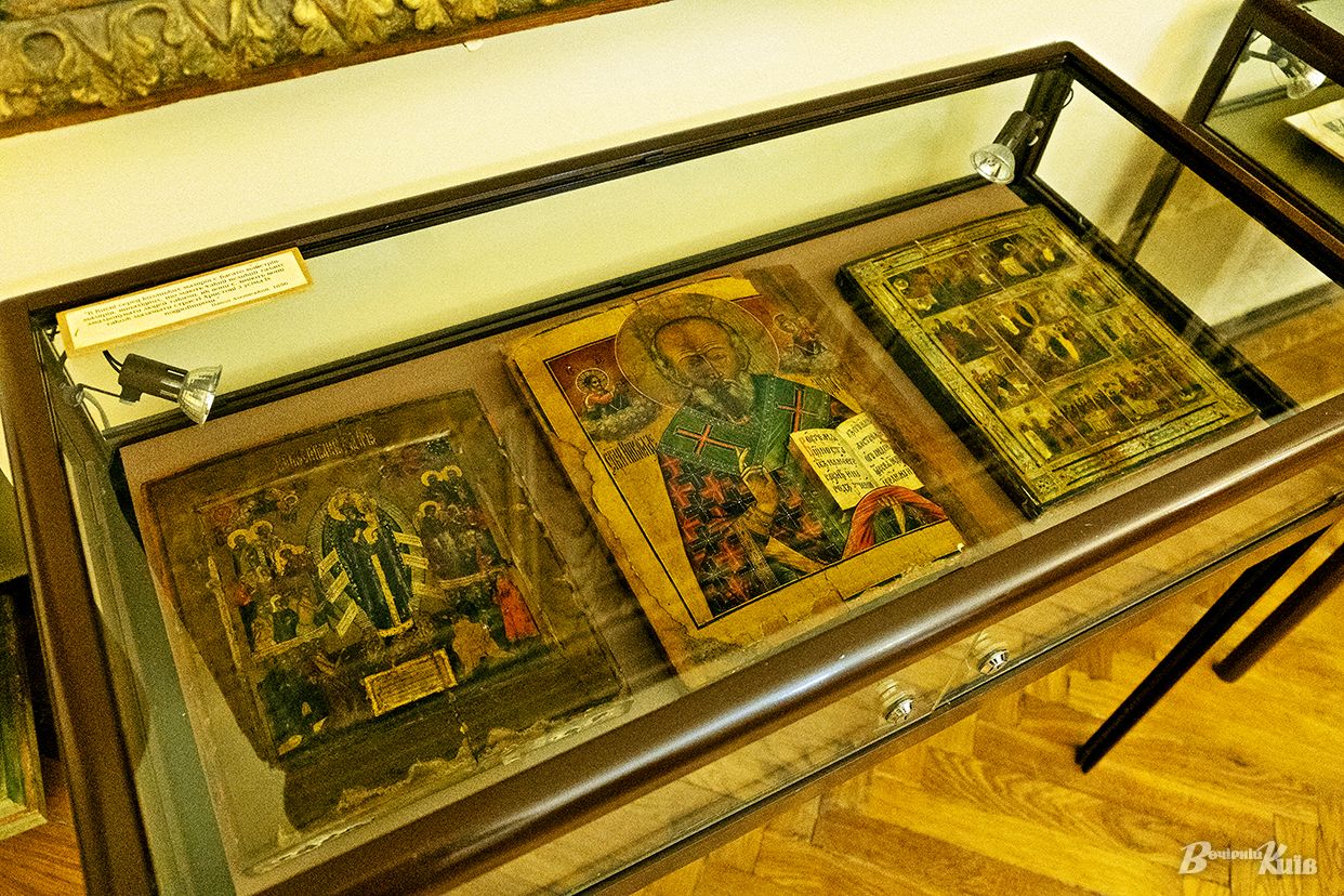 У Києві на Подолі відкрили оновлену експозицію музею «Кам’яниця київського війта»