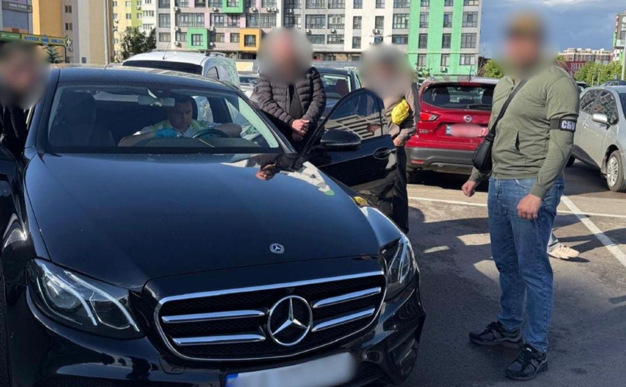 Двоє підозрюваних взяті під варту. Фото: Київська міська прокуратура у Телеграм