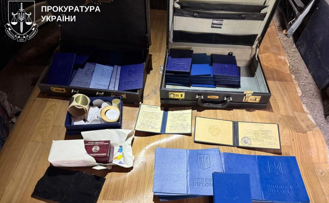 Обшуки проводились в двох регіонах. Фото: прокуратура України у Телеграм