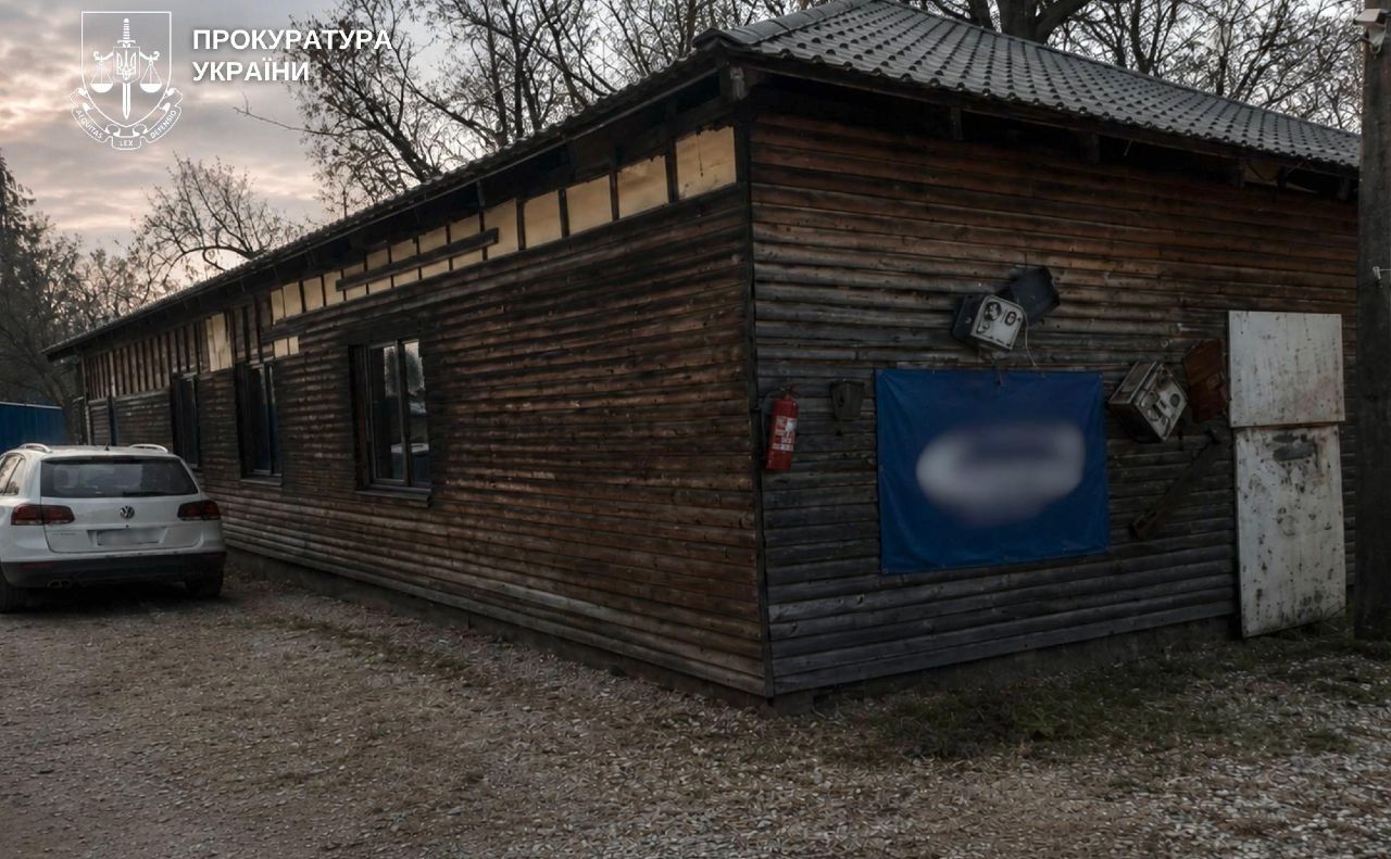 Самовільна забудова в Дніпровському районі. Фото: Київська міська прокуратура в Телеграм