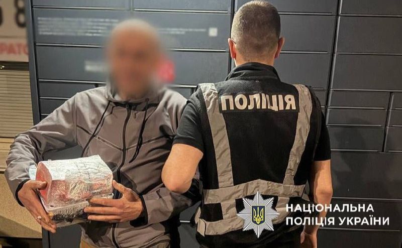 Затриманий підозрюваний. Фото: Національна поліція України