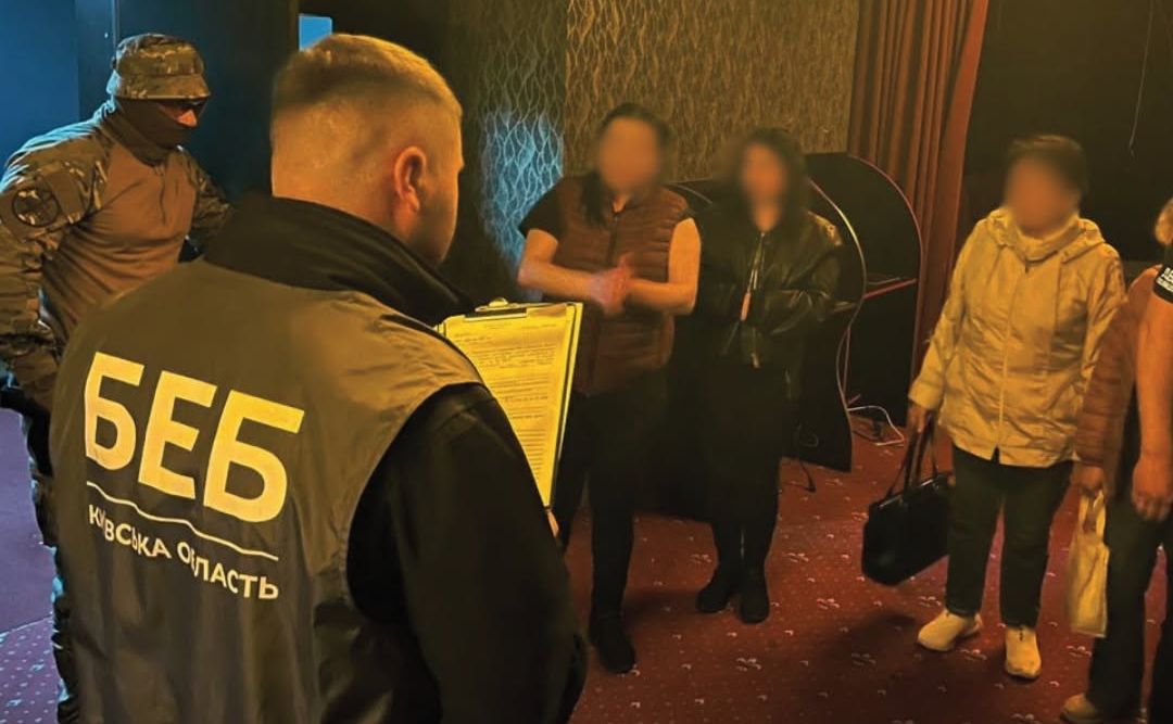 Учасникам злочинної групи повідомили про підозру. Фото: БЕБ