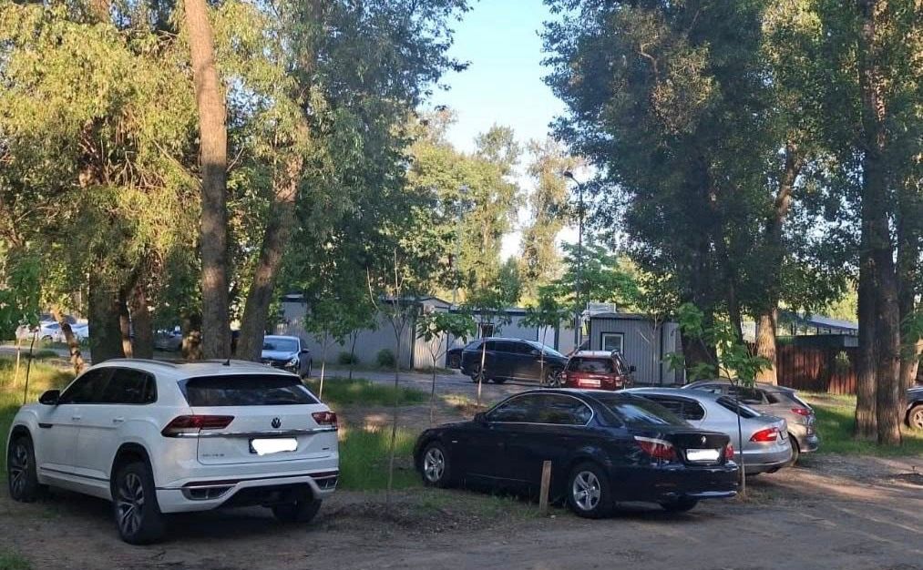 В зонах відпочинку паркуватися заборонено. Фото: Департамент територіального контролю